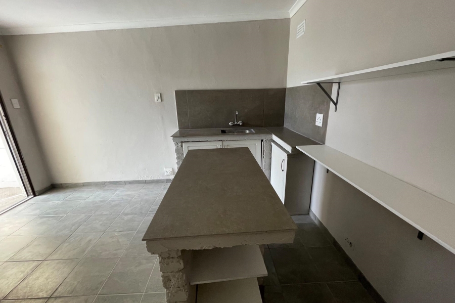 1 Bedroom Property for Sale in Grassy Park Western Cape